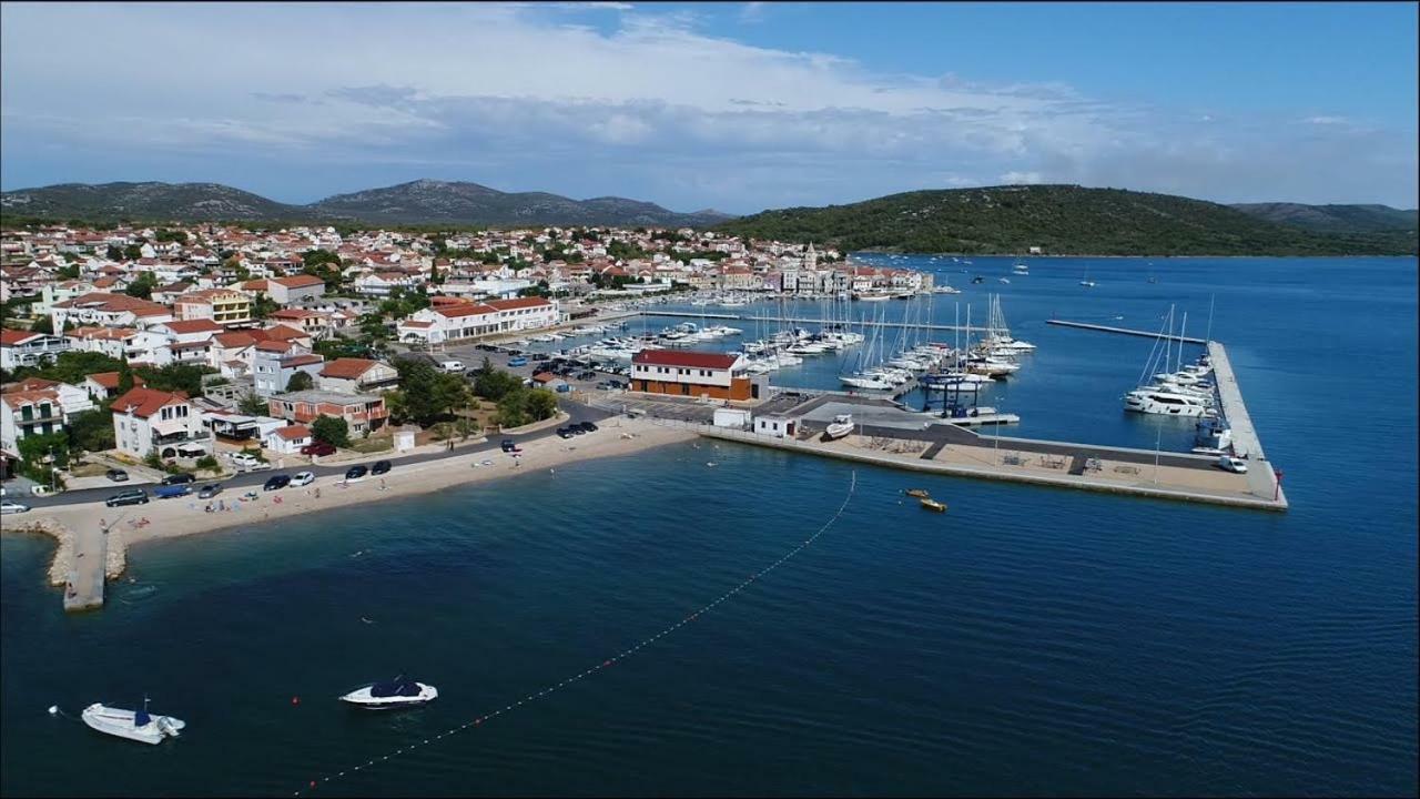 Apartman Rosa Pirovac Kültér fotó